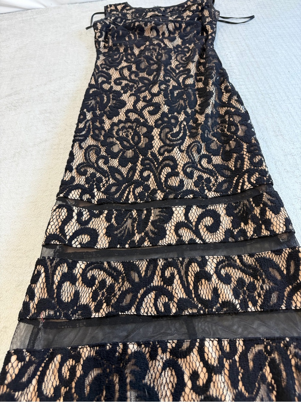Betsy & Adam Black Lace Mermaid Gown Size 4 Formal Evening Dress - Picture 9 of 13